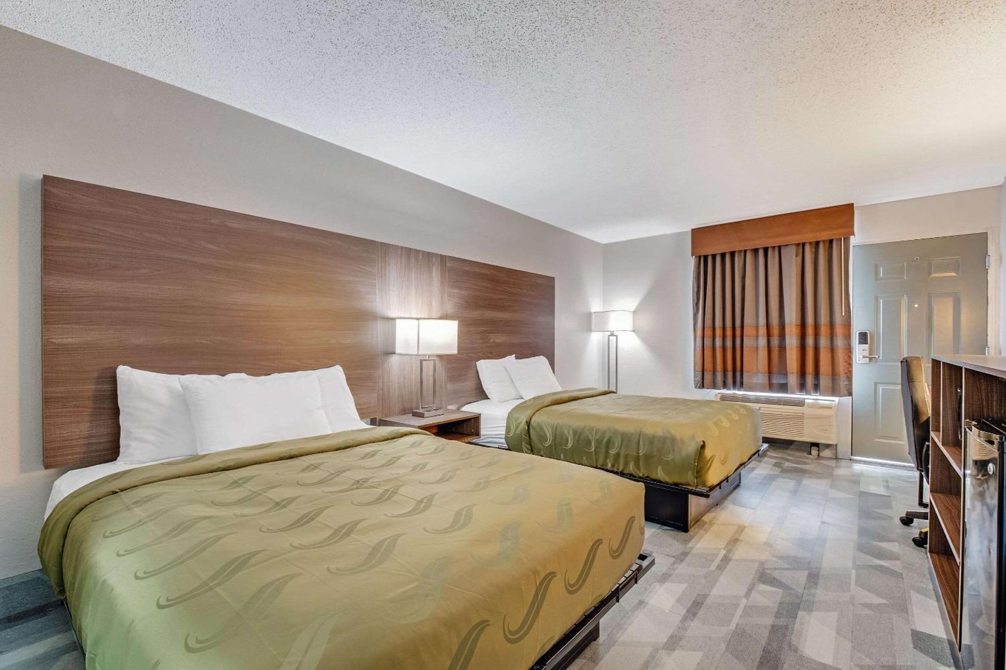 Quality Inn Dalton Exterior photo