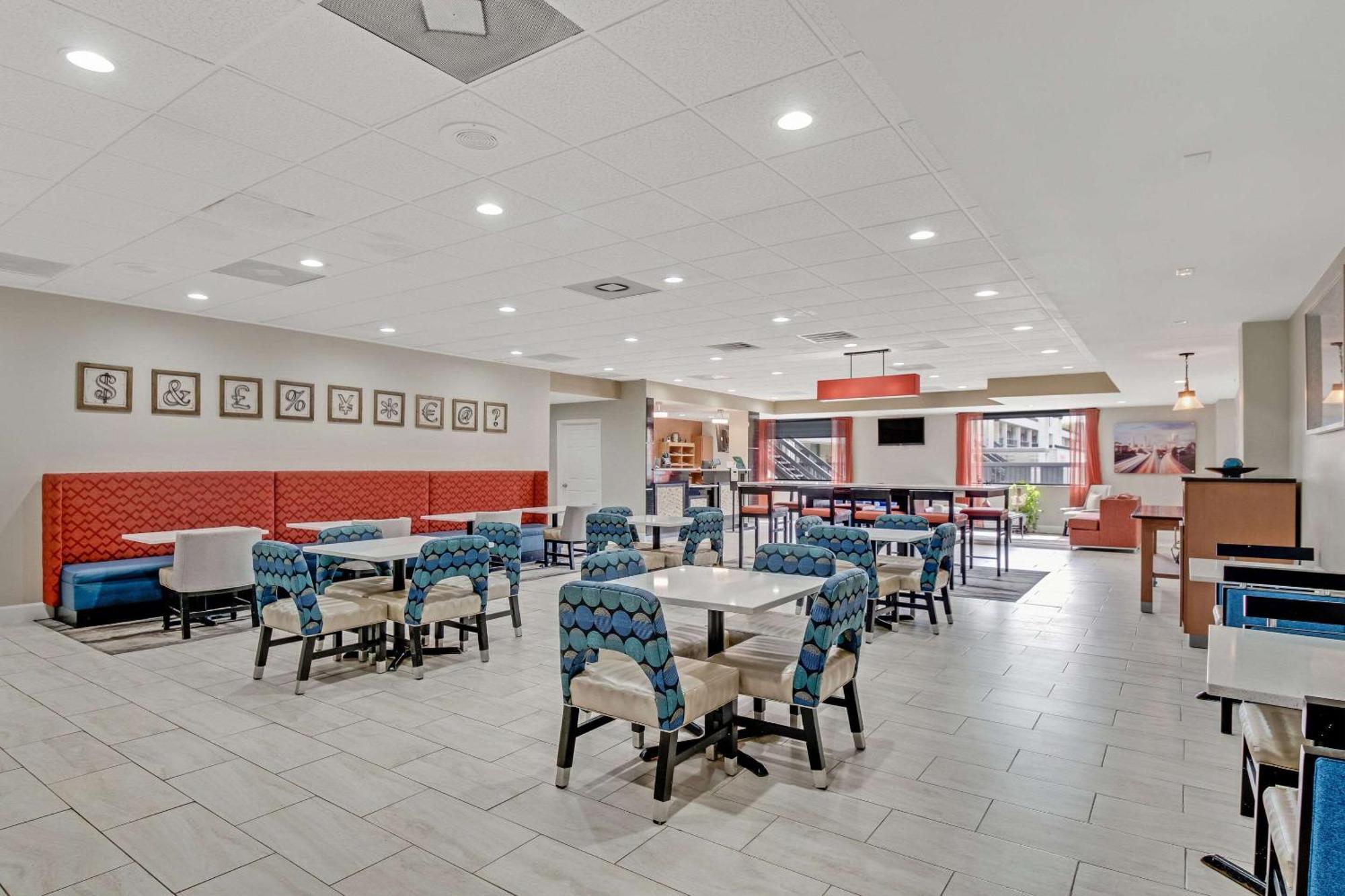 Quality Inn Dalton Exterior photo
