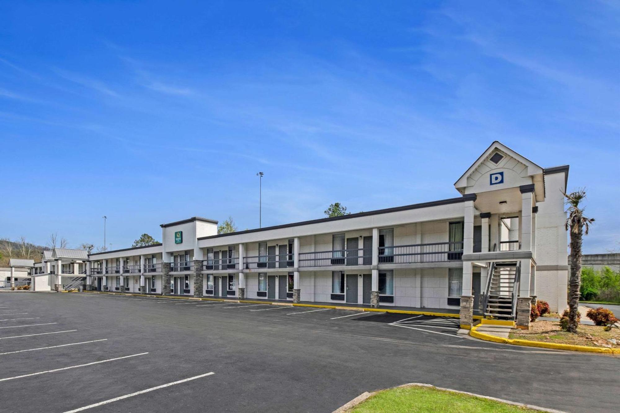 Quality Inn Dalton Exterior photo
