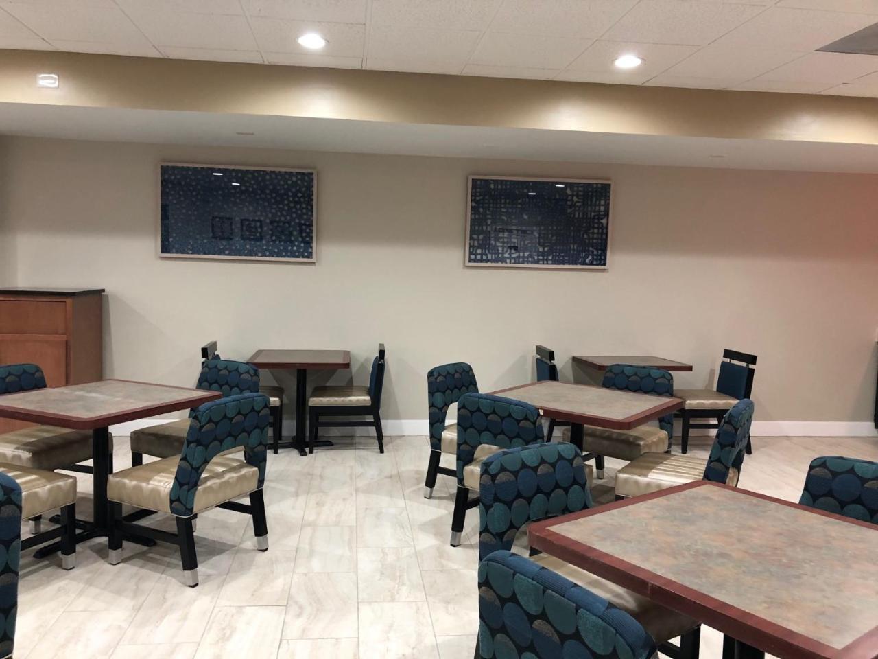 Quality Inn Dalton Exterior photo
