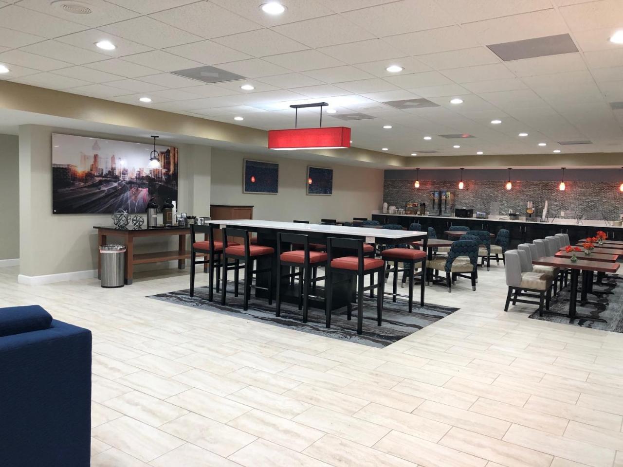Quality Inn Dalton Exterior photo