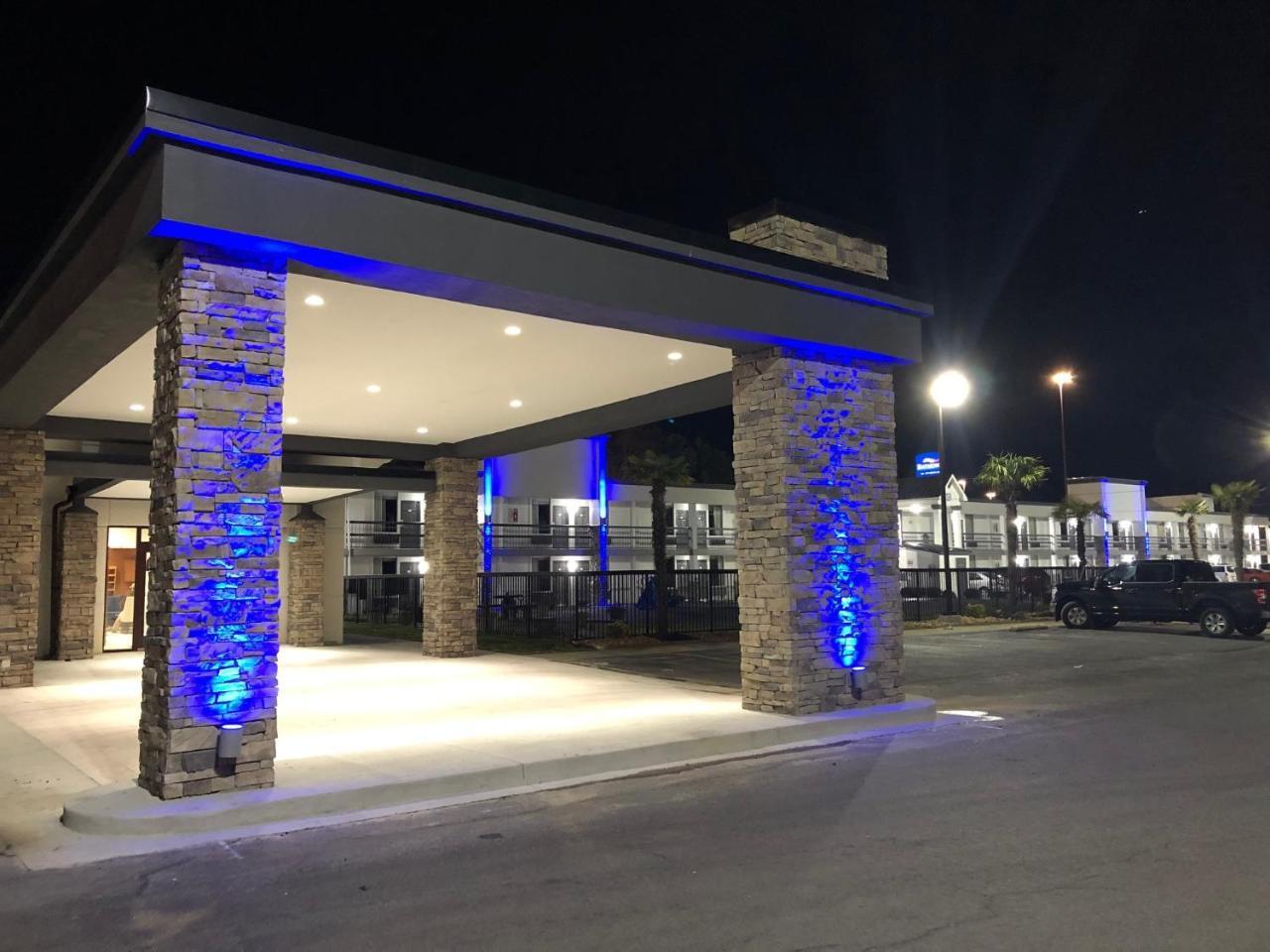 Quality Inn Dalton Exterior photo