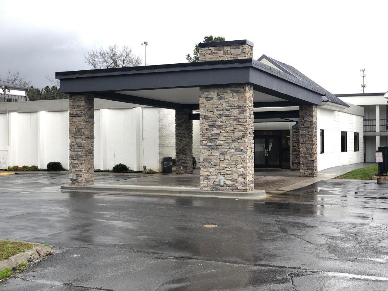 Quality Inn Dalton Exterior photo