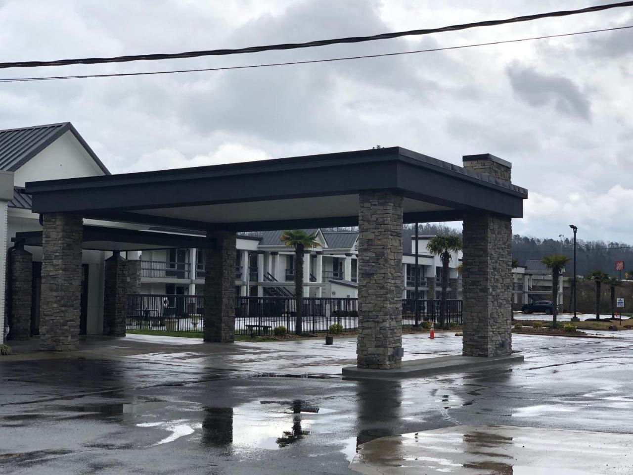 Quality Inn Dalton Exterior photo